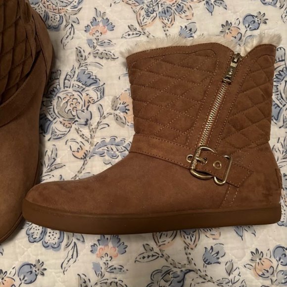 Guess Faux Suede boots - Picture 2 of 3